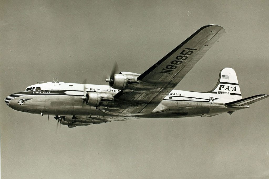 Este avión aterrizó después de estar 37 años desaparecido